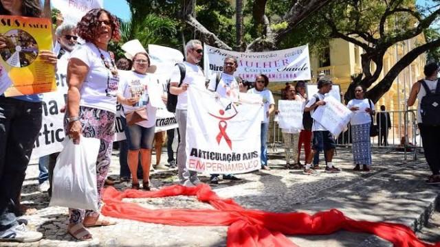 HIV no Brasil - portadores contam como é viver com o vírus da Aids