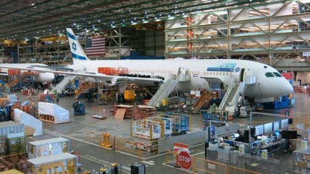 O avião que parou de ser fabricado após 2 acidentes matarem 346 pessoas