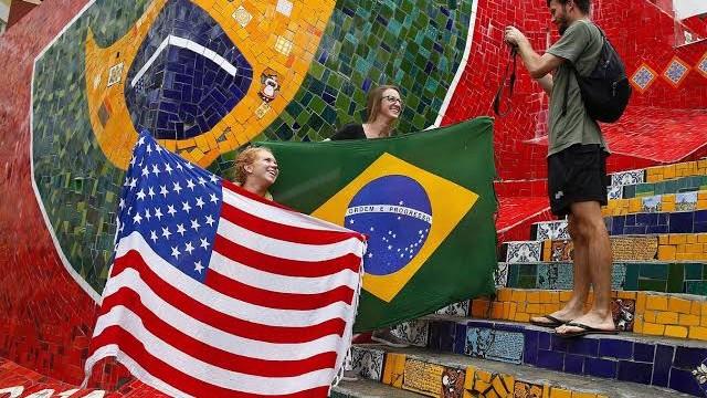 O quê que os estrangeiros que vivem no Brasil têm a dizer?