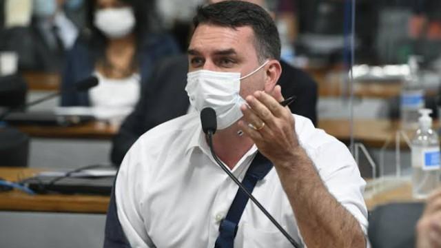 A acusação de um ex-aliado contra Flávio Bolsonaro