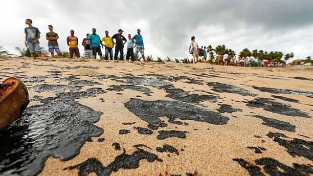 O óleo nas praias do Nordeste: um ano depois