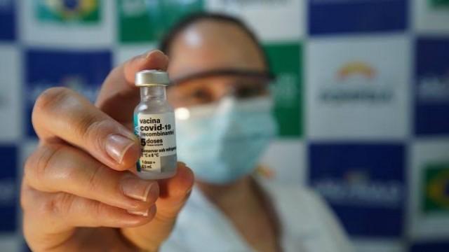 Poucas doses, vacinação paralisada
