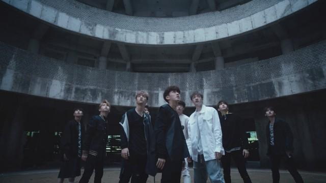 Stray Kids "Hellevator" M/V