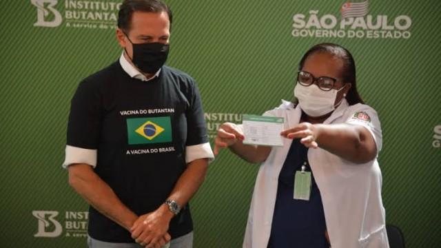 A vida na linha de frente da vacinação