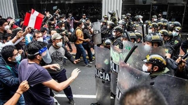 Peru: três presidentes em uma semana