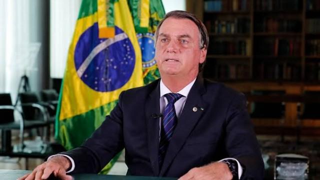 A aprovação de Bolsonaro e a adesão à vacina