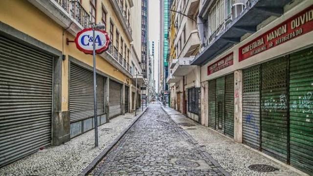 Os protestos contra o fechamento do comércio