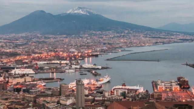 Baie de Naples, la colère des volcans