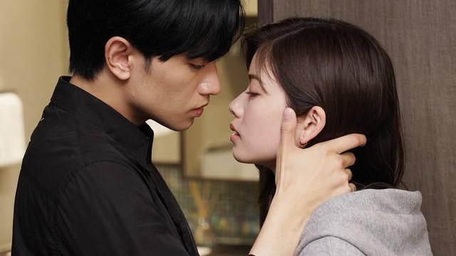 明かされる正体！？止まらぬ思いとキス