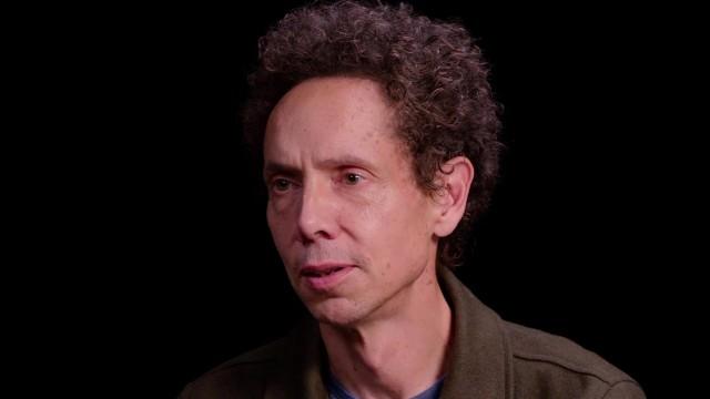 Malcolm Gladwell Hits the Tipping Point While Eating Spicy Wings