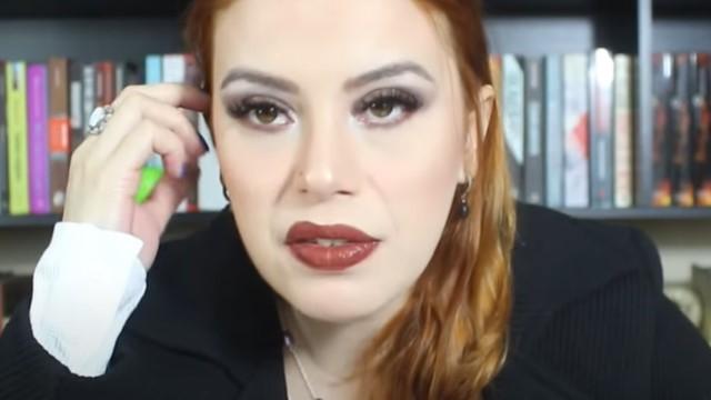 DANA LASKOWSKI - BEBIAM EM SEU COPO E COMIA DO SEU PRATO - NÃO POR ACASO