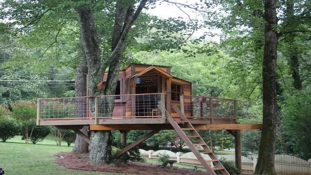 Treehouse Hideaway