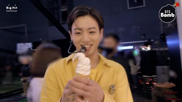 BTS Enjoys Ice Cream