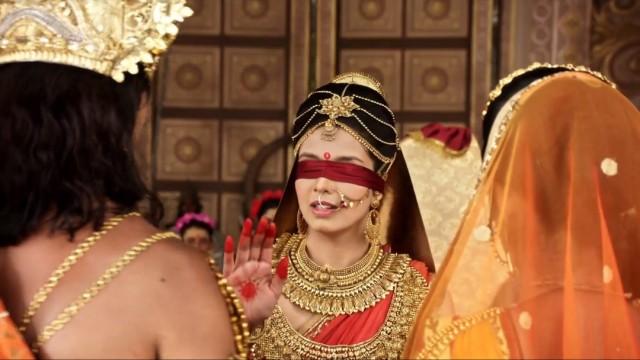 Shakuni provokes Dhritarashtra