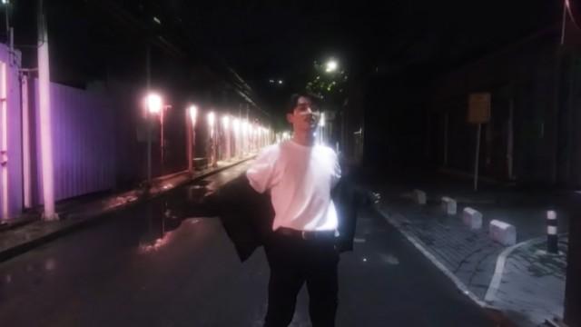 Night Walk at 798 with WINWIN