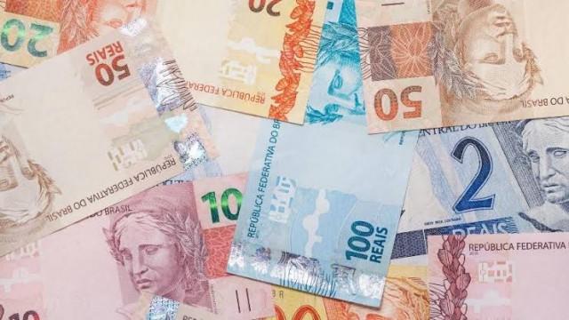 O salário mínimo comido pela inflação
