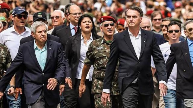 A dobradinha Bolsonaro-militares contra as urnas