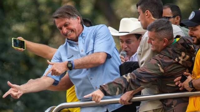 Bolsonaro e o octógono do golpe