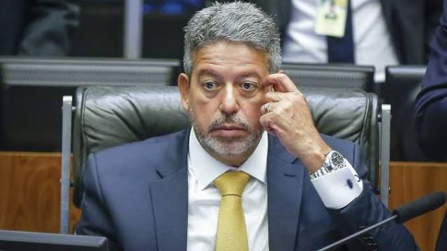A guerra de Bolsonaro e Lira contra a Petrobras