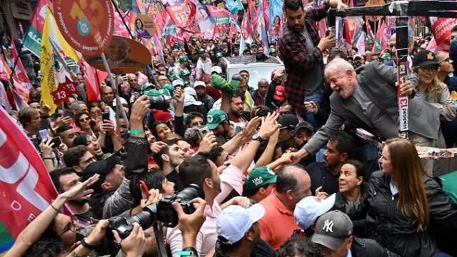 A eleição que as cidades de Lula e Bolsonaro desenham