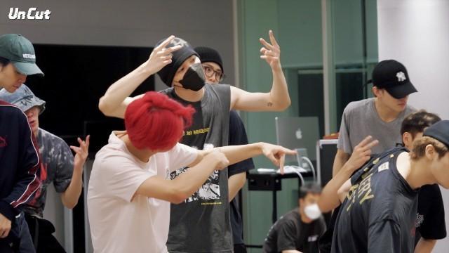 Take #4 : ’2 Baddies’ Dance Practice Behind the Scene