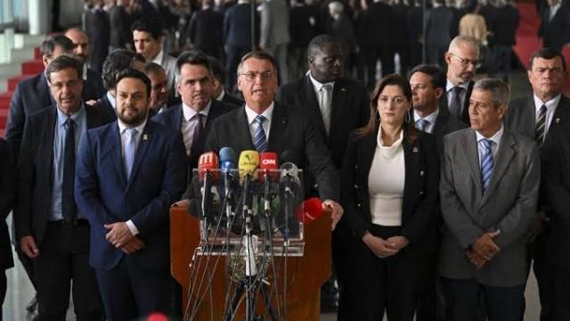 O discurso de Bolsonaro depois da derrota e os atos golpistas