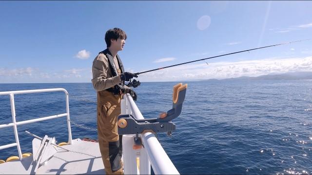 Me, Myself, and Jin ‘Sea of JIN island’ Production Film