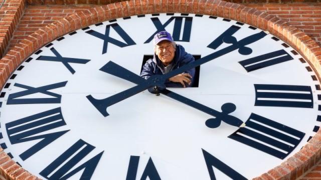 Manhole Rehab / Clock Caretaker