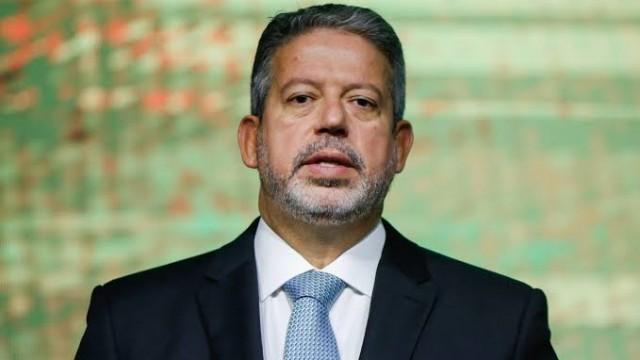 Lira entre Lula e Bolsonaro pela reeleição 