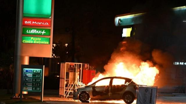 Noite de vandalismo e o impacto da violência bolsonarista
