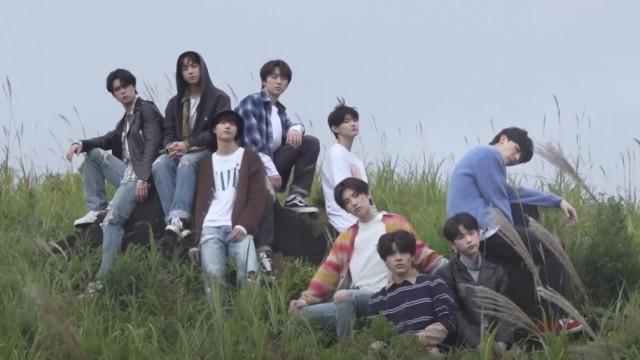 &TEAM 'First Howling : ME' Jacket Shoot Sketch 