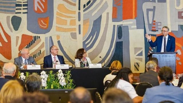 A 1ª derrota e a articulação de Lula no Congresso