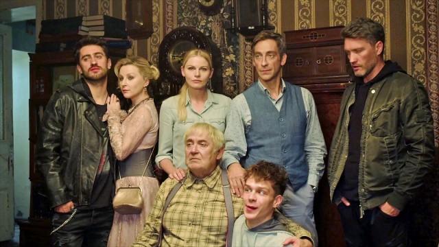 Behind the scenes (season 2)