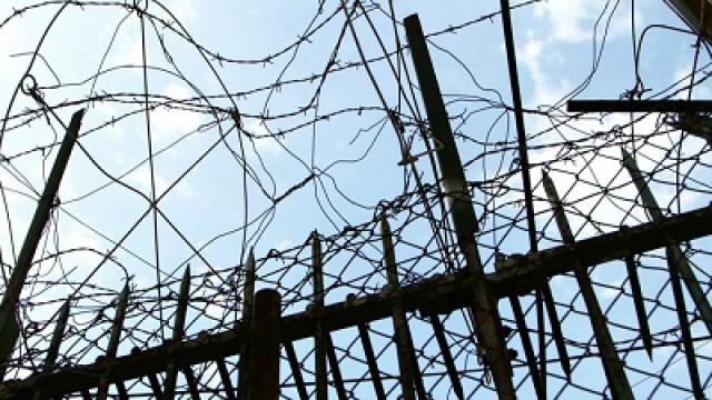 Condamné au silence