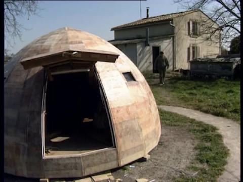 La soucoupe et le perroquet