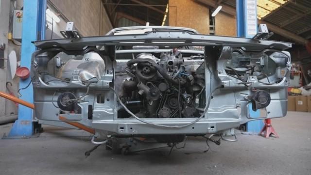 BMW E21 323i