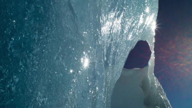 Les mystères du système solaire : les mondes de glace