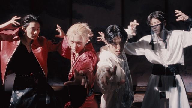 "신선놀음 (DIVINE)" M/V