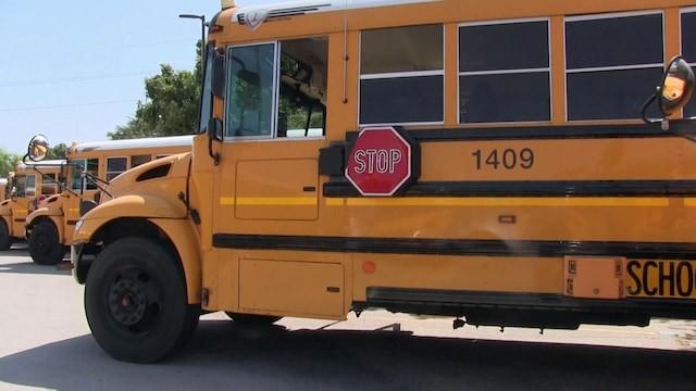 Autobus scolaires : le dossier à boucler / Bellingcat : les enquêteurs du web