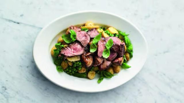 Seared Lamb, Pear Gorgonzola Farfalle, Hoisin Chicken & Spinach Curry