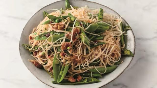 Ale Barley Lamb Shank, Asian Tuna Steak Salad, Duck and Orange Salad & Sweet and Sour Chicken Noodles