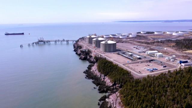 Les cachettes de l'empire Irving / Ma combine au canada