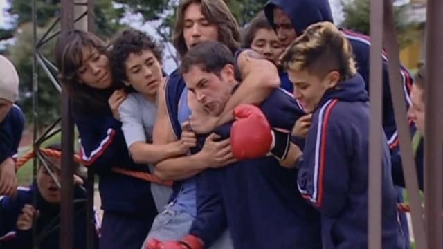 Belisario golpea a uno de sus compañeros
