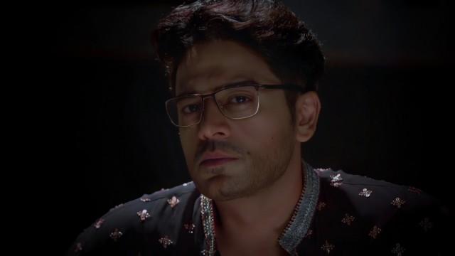 Anuj Faces Hasmukh's Questions