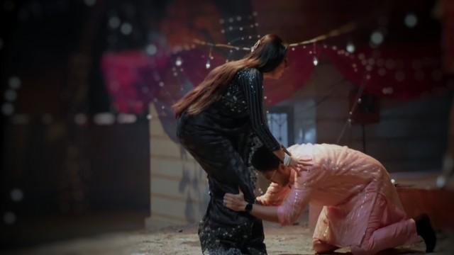 Anuj Confesses to Anupama