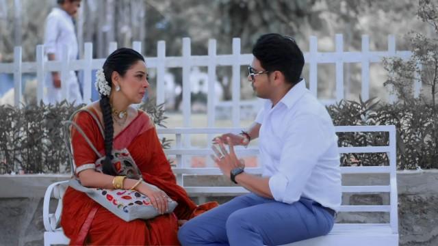 Maya Apologises to Anupama