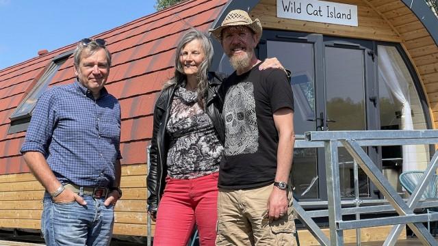 Futuristic Pod Floating Home